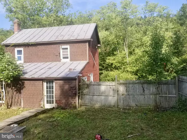 Berkeley Springs, WV 25411,99 JAMES ST