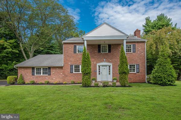 694 BARCLAY LN, Broomall, PA 19008