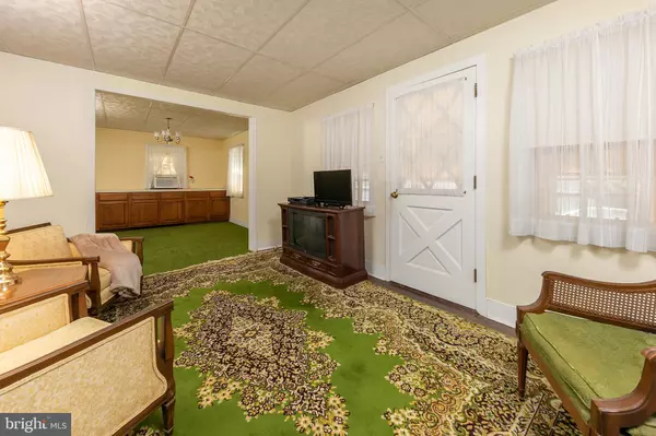 Elmer, NJ 08318,23 CENTER ST