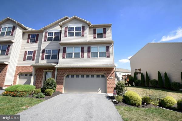 6405 CREEKBEND DR, Mechanicsburg, PA 17050