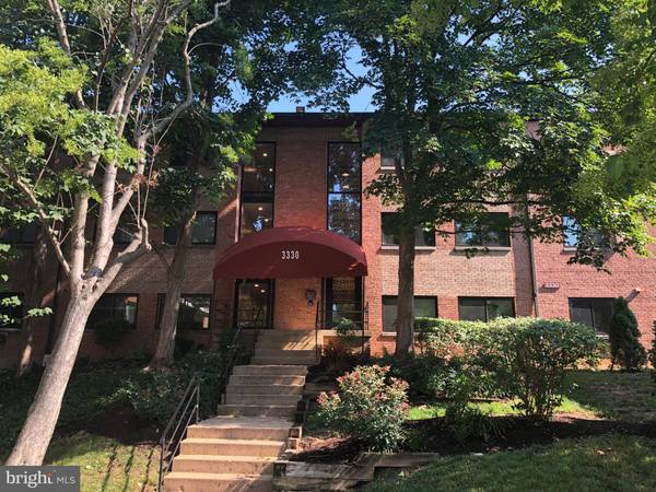 3330 S 28TH ST #202, Alexandria, VA 22302