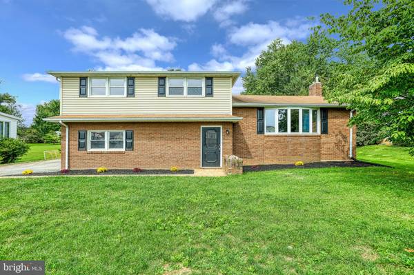 253 NOLLYN DR, Dallastown, PA 17313