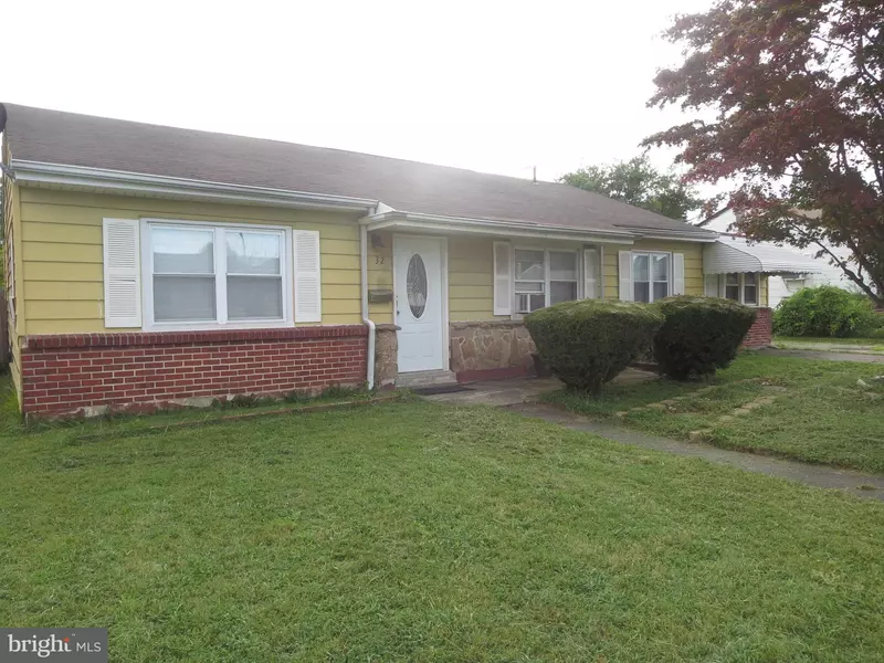 32 CHESTERFIELD DR, New Castle, DE 19720