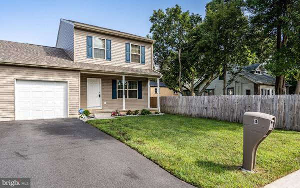 4 TYRONE AVE, New Castle, DE 19720