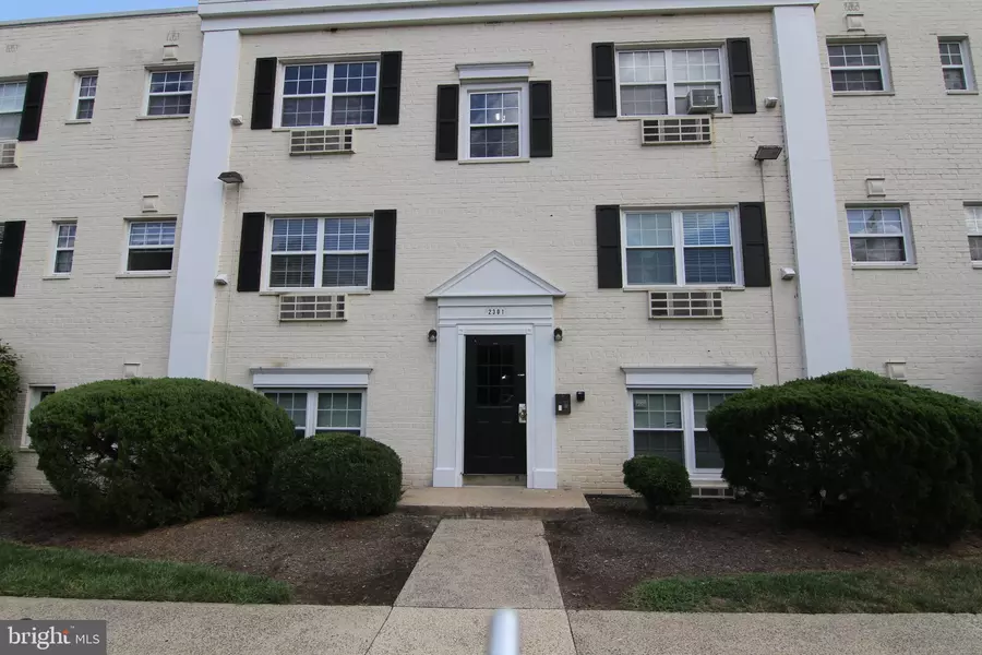 2301 FARRINGTON AVE #104, Alexandria, VA 22303