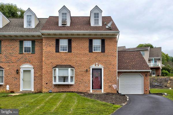 140 ROCKFORD SQ, Mountville, PA 17554