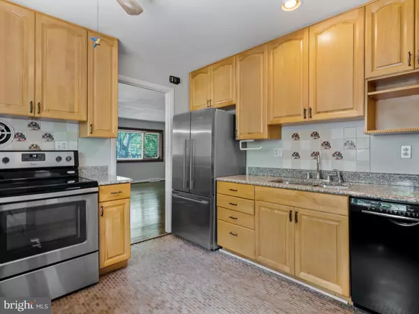 District Heights, MD 20747,1813 GLENDORA DR