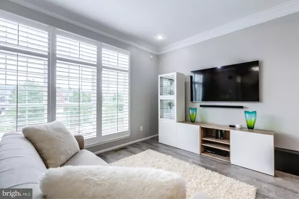 Chantilly, VA 20152,42929 SHELBOURNE SQ