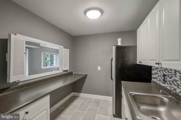 Rockville, MD 20852,12203 ACADEMY WAY #180