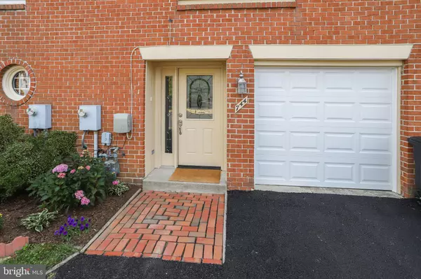 744 S GRANADA ST, Arlington, VA 22204