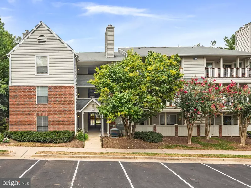 3918 PENDERVIEW DR #401, Fairfax, VA 22033