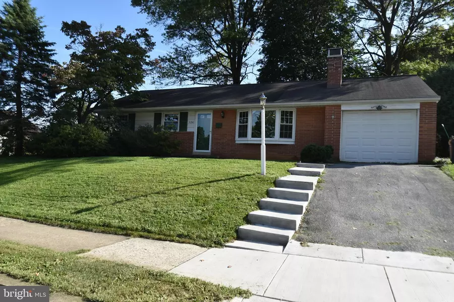 326 GOCHNAUER AVE, Lititz, PA 17543