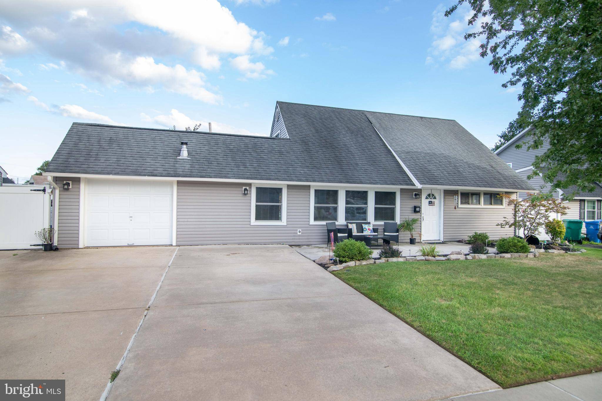 Levittown, PA 19057,94 INDIAN RED RD