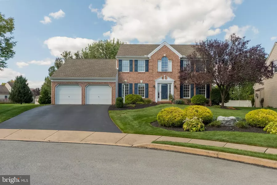 6 HOLLY CT, Lititz, PA 17543