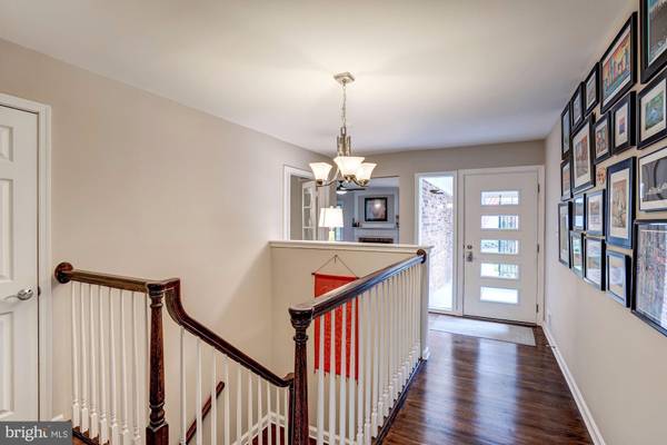 Oakton, VA 22124,2825 OAKTON MANOR CT