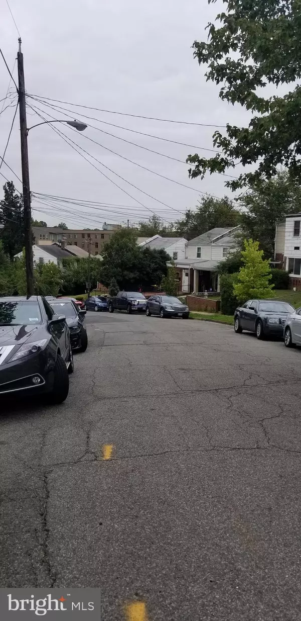 Washington, DC 20019,811 52ND ST NE