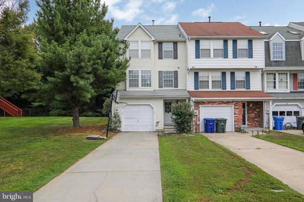 37 STONESHIRE DR, Glassboro, NJ 08028