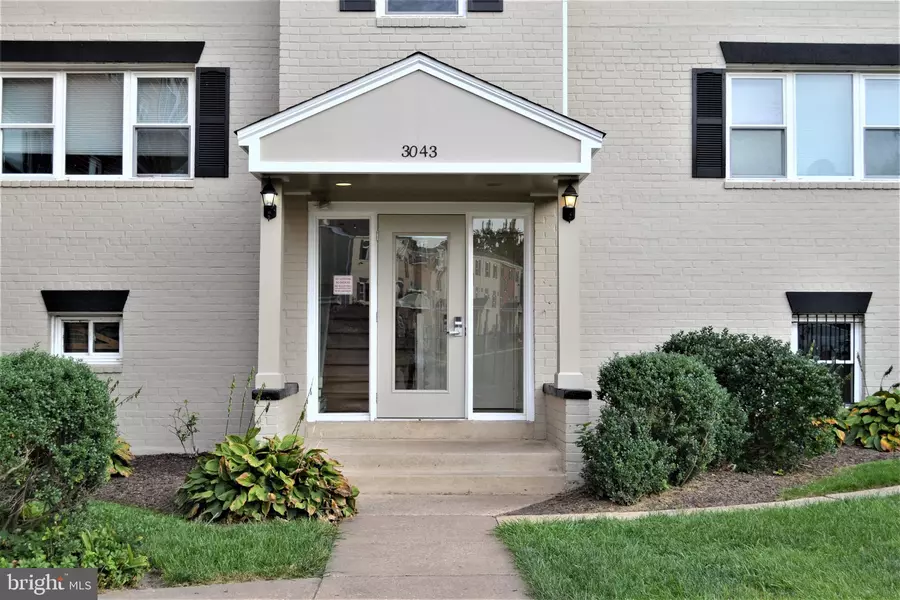 3043 PATRICK HENRY DR #202, Falls Church, VA 22044