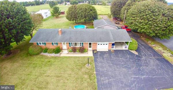 2105 BUCHANAN TRL E, Greencastle, PA 17225