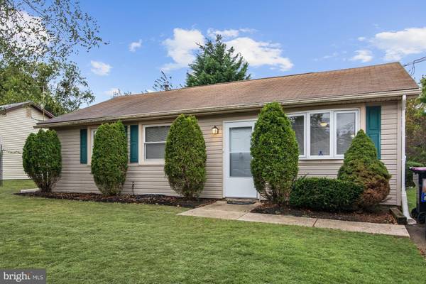 36 DELAWARE AVE, Sicklerville, NJ 08081