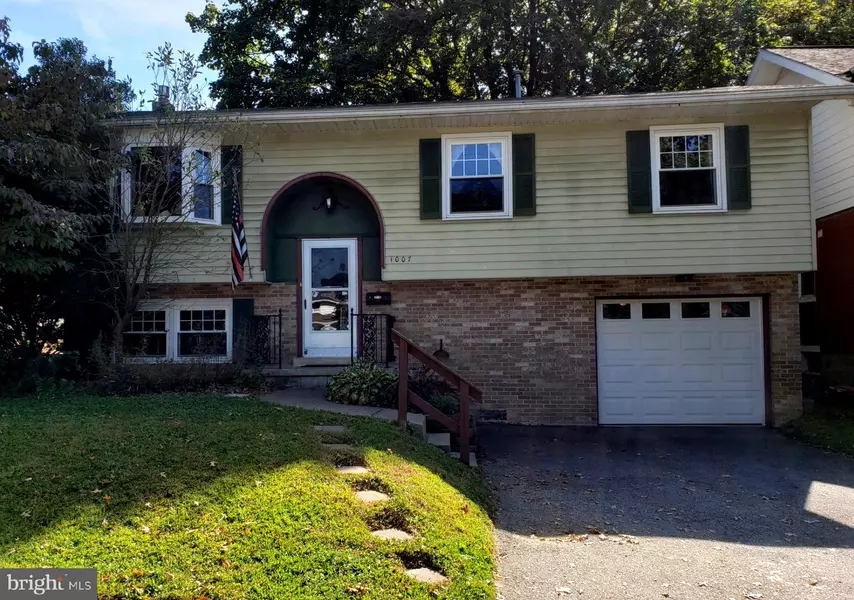 1007 OAK LN, New Cumberland, PA 17070