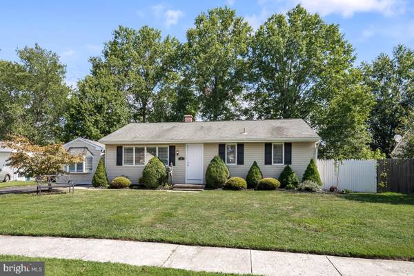 16 JEAN DR, Hamilton, NJ 08690