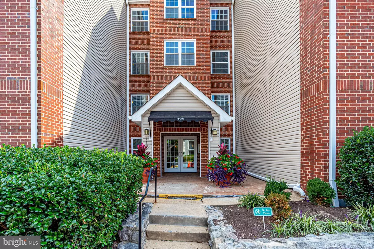 Alexandria, VA 22302,3309 WYNDHAM CIR #1180