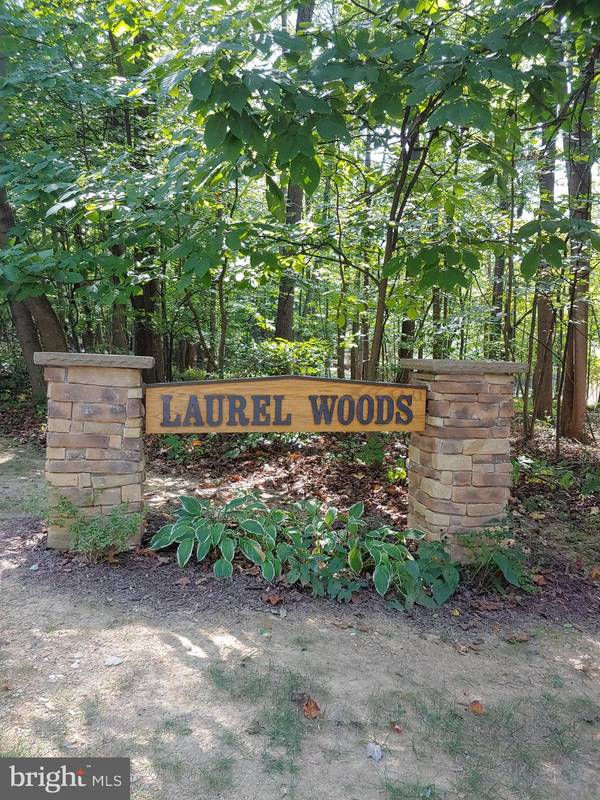 910 LAUREL WOODS LN, Hanover, PA 17331