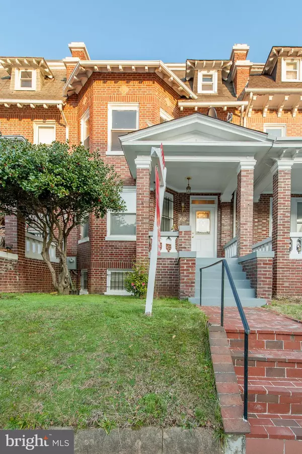 3639 WARDER ST NW, Washington, DC 20010