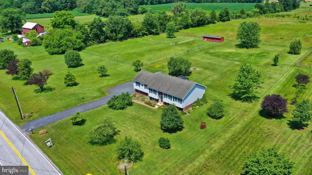 370 HARNEY RD, Littlestown, PA 17340