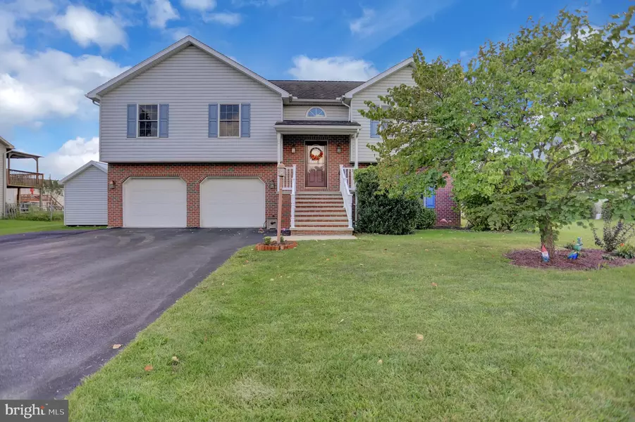 205 GROVE DR, Shippensburg, PA 17257