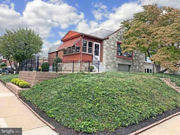 8800 BLUE GRASS RD, Philadelphia, PA 19152