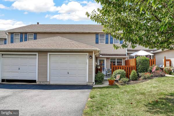 203 SPRUCE CT, York, PA 17408