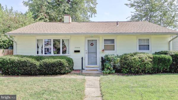 2002 GAINSBORO RD, Rockville, MD 20851