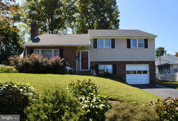 1110 COUNTRY CLUB DR, Oreland, PA 19075