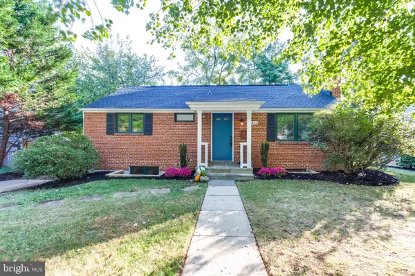 2823 BISVEY DR, Falls Church, VA 22042