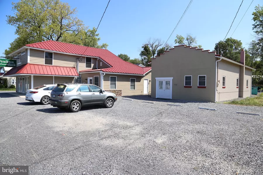 275 E MAIN ST, Wardensville, WV 26851