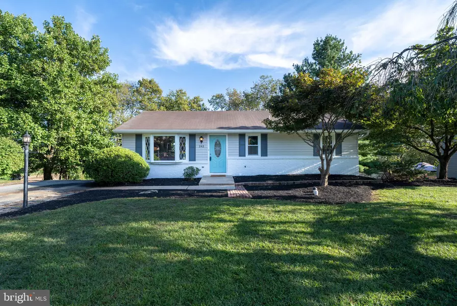 242 BUTTONWOOD DR, Elizabethtown, PA 17022