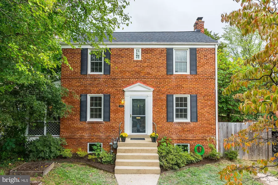 2039 N VERMONT ST, Arlington, VA 22207