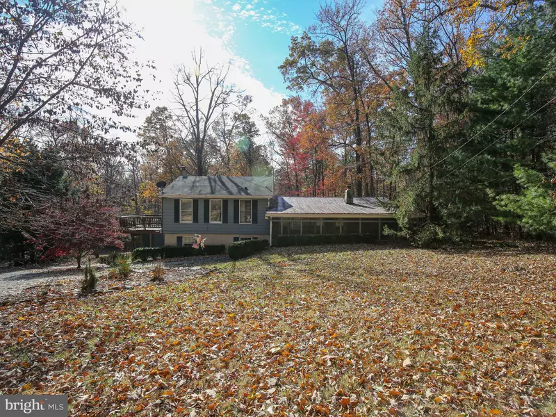 135 HICKORY LN, Bluemont, VA 20135