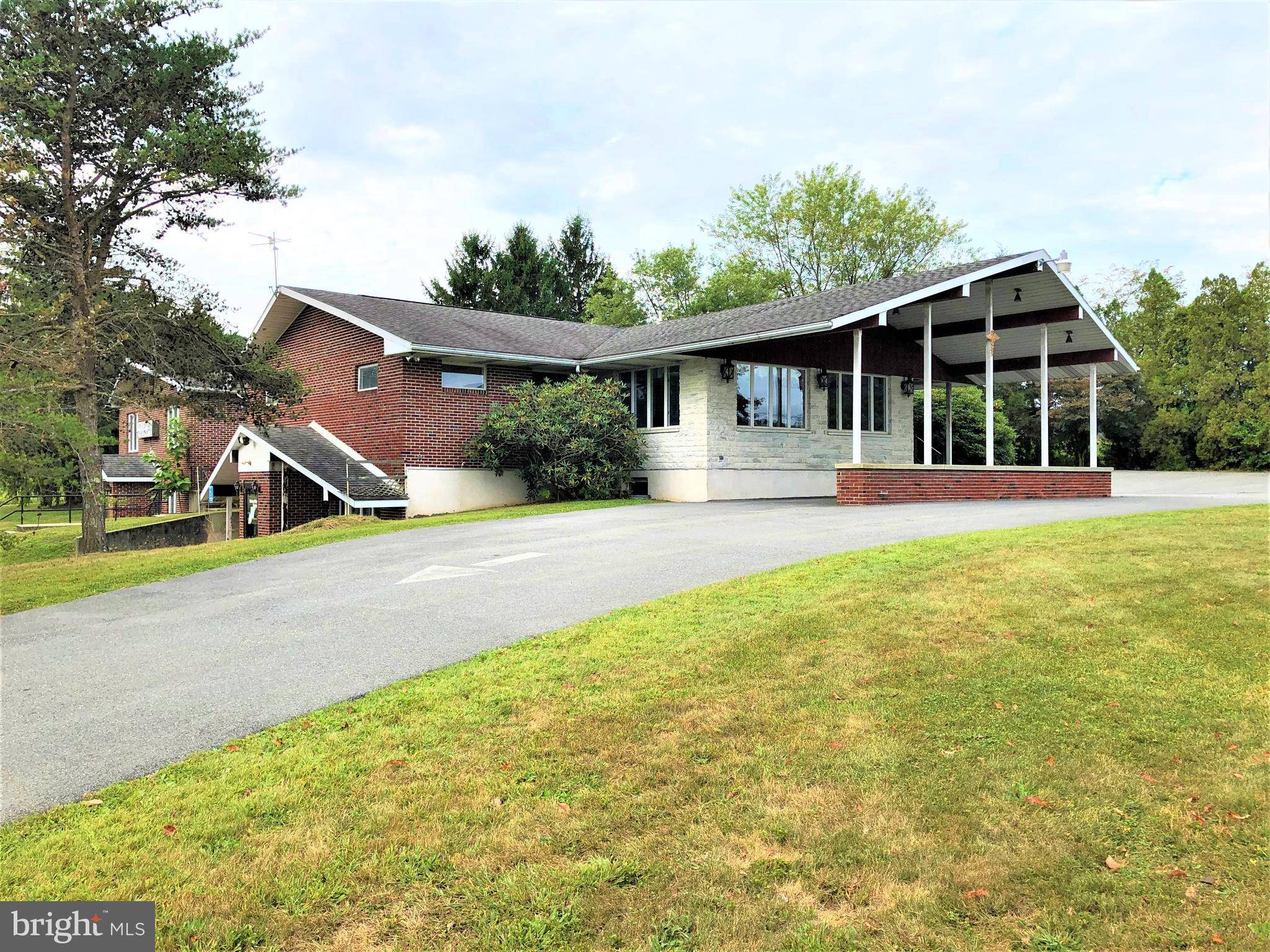 2175 W BLAKESLEE BLVD DR, Lehighton, PA 18235