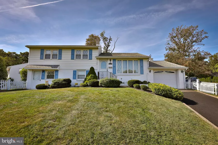 1394 OSBOURNE AVE, Abington, PA 19001