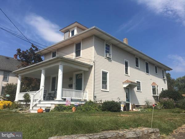 341 E WALNUT ST, Perkasie, PA 18944