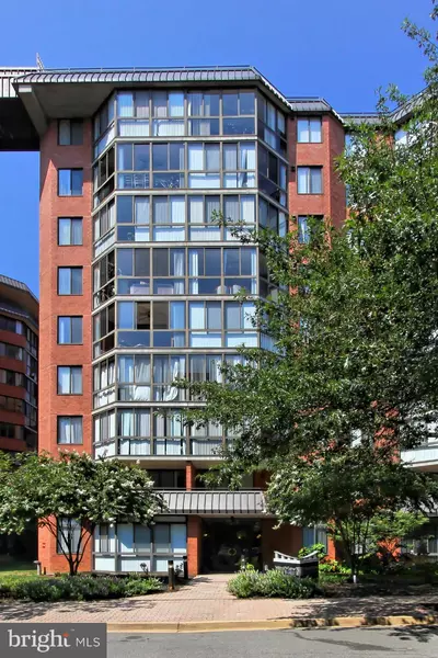 1024 N UTAH ST #816, Arlington, VA 22201