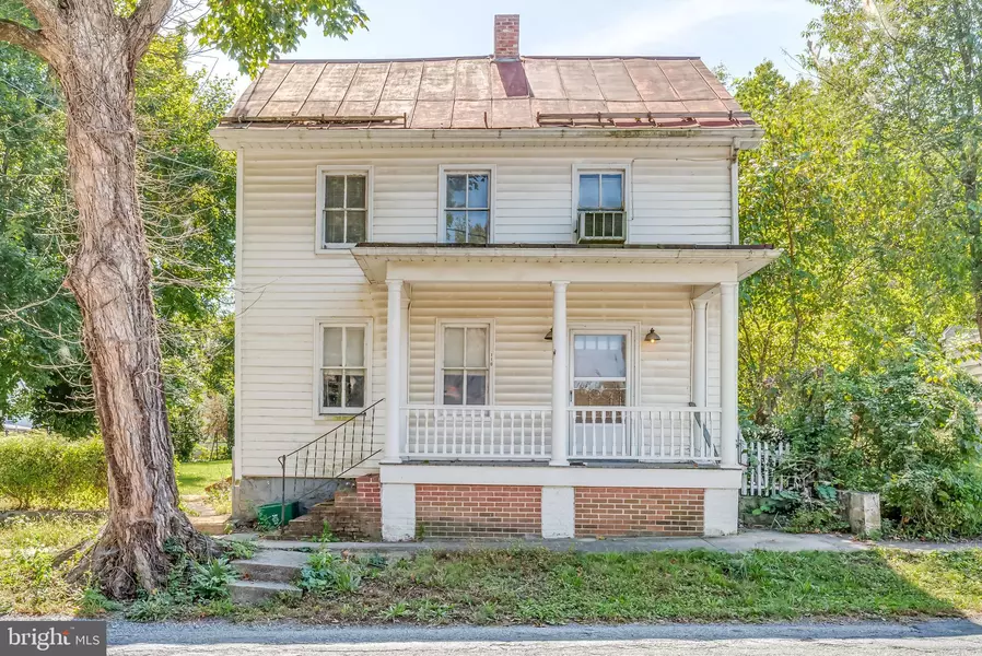 110 W WASHINGTON ST, Shepherdstown, WV 25443