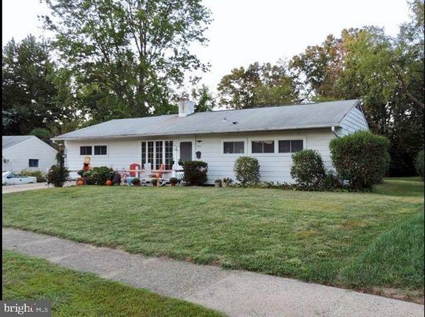 206 THORNRIDGE DR, Levittown, PA 19054