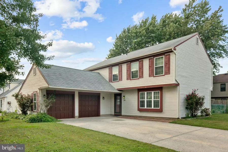 595 FERNWOOD LN, Fairless Hills, PA 19030