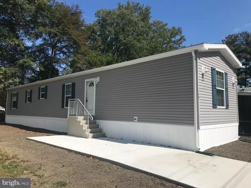 76 MOBILE DR, Pennsville, NJ 08070