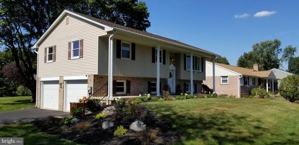 1528 NISSLEY RD, Landisville, PA 17538