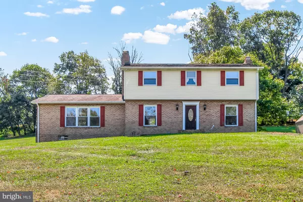 715 MEADOWVIEW DR, Red Lion, PA 17356